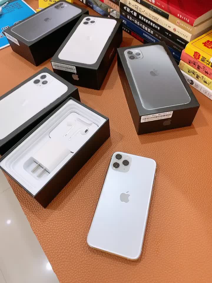 iphone11 pro,256g,银色,现货,厦门地区24小时送货上门哦!