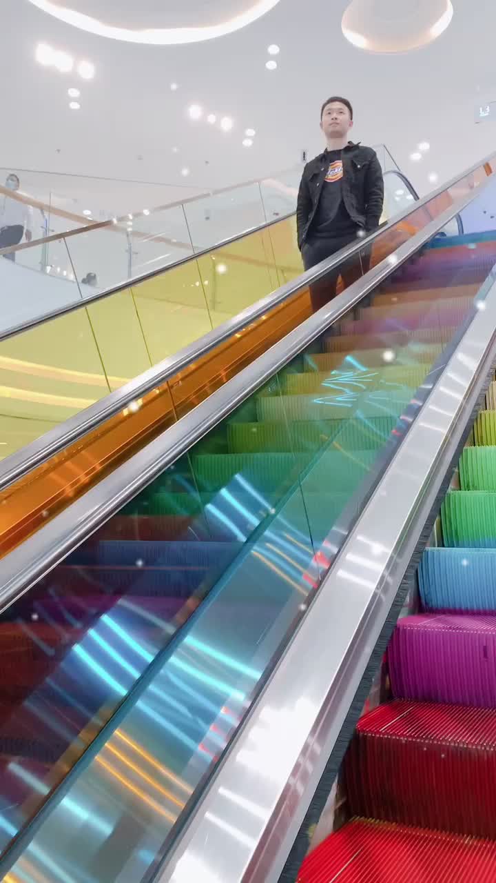 美丽的彩虹扶梯,要来偶遇吗