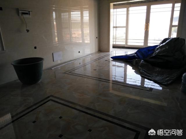 米黄色地砖配家具