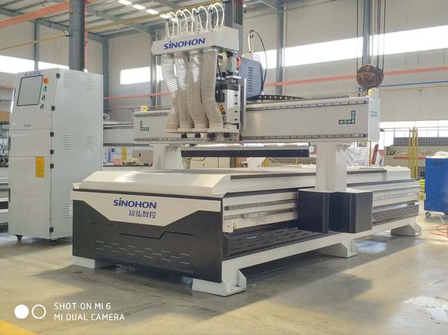 一个小型家具厂月生产量