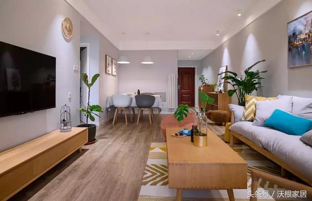 电视机旁摆的家具