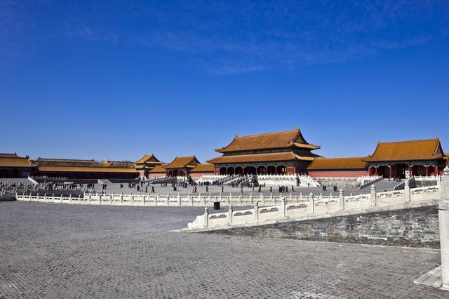 描写冷宫建筑的句子