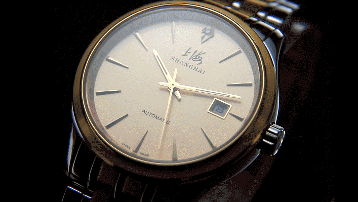 名牌手表突然落伍了,今年开始流行