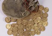 Tuner finds a bag of ancient gold coin inside pian