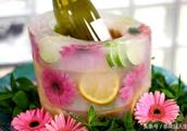 Teach you to make your refrigerant fruit and flowers ice bucket