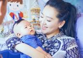 Lunar elder sister upgrades into lunar mom! Son get fat of 100 days of fete is held out by netizen f