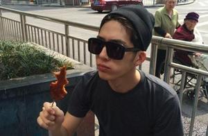 Solid the roadside vendor's stand that takes star