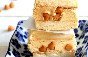 Here has the most delicious ice cream sandwich, ta