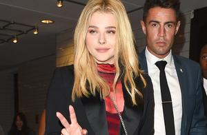 Super- kill face of female small V to have tricks 