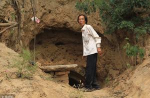 Brilliant student of 35 years old of renown school