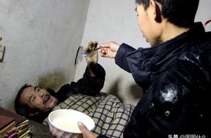 Henan old father begs a son to give packet of mice drug, force by photograph of the fast after refus