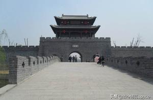 Shandong stage Zhuang Yi: Be located in the center