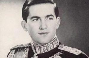 The butterfly effect on the war: The monkey bit a 