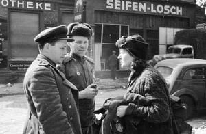 Old photograph: 1945 German capital Berlin, incomp