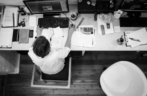 It is lawful that absent from work deducts money? 