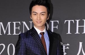 The beautiful male Chen Xiao with handsome sunshin