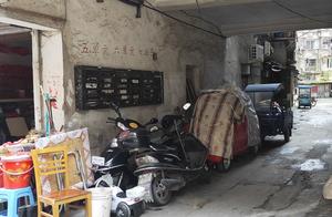 Car of corridor of village of green Tian Yi is sun