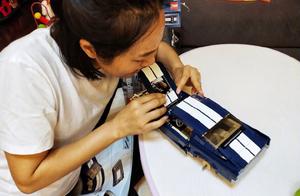 It is good that snatch a little leisure from a bus