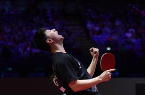 Ping-pong -- contest of world bright and beautiful: Final of male single of equestrian dragon promot