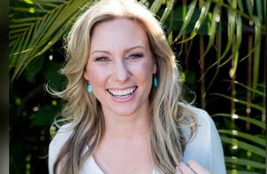 Afro-american police manslaughter woman of bay boo