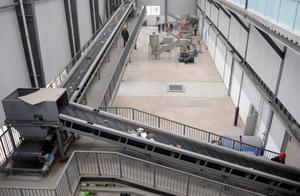 Rubbish of past eat hutch does not pass night, the