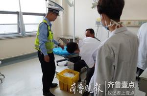 The man presses finger carelessly, the open a way in wagon flow of policeman of high speed talking a