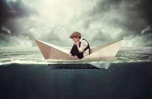 95 hind drunk pour the subway to stand, complain tearfully 