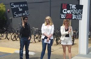 Fist company meets big trouble! About a hundred em