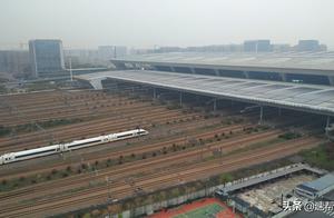 This railway station is located in city of new a gleam of, cover an area of 400 thousand square metr