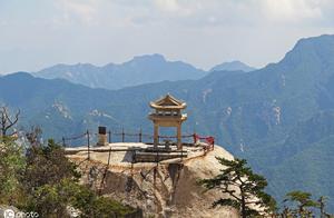 10 thousand tourists assemble in Mount Hua, last a period of time climbs the peak 10 hours: Squeeze