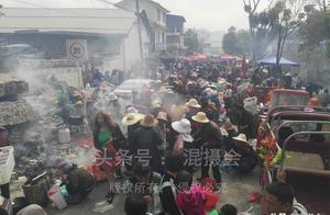 51 holiday Dali picnic of 10 thousand people: The 