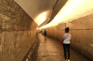 Have a look at those sweet speech in channel of is