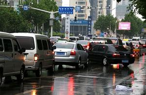 The car increases a place of strategic importance forcibly before, intended dash against goes to the