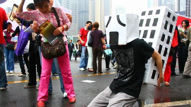 先買房好，還是先創業好些