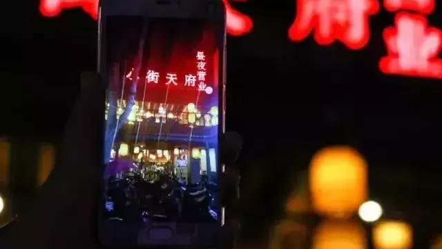 九都路美食街怎么去