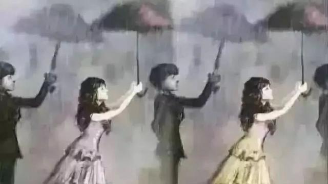 求作文 题目《风雨中为我撑伞的那个人》600字 不要抄袭