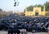 The mosque with the biggest Xinjiang, also be one of the throughout the country's biggest mosque, w