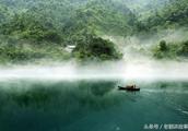 《早上的雾景》作文不少于400字以上.怎么写