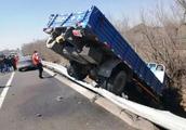 Miserable intense! Beijing hides high speed 16 car