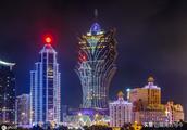 Solid the Macao night scene that takes beauty: The dazzling human world with its myriad temptations