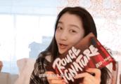 Guan Xiaotong is the young female star of Vlog of 