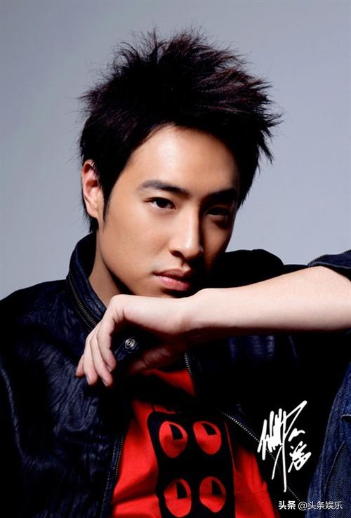 【潘玮柏被曝赴美结婚 空姐女友已怀孕】此 -