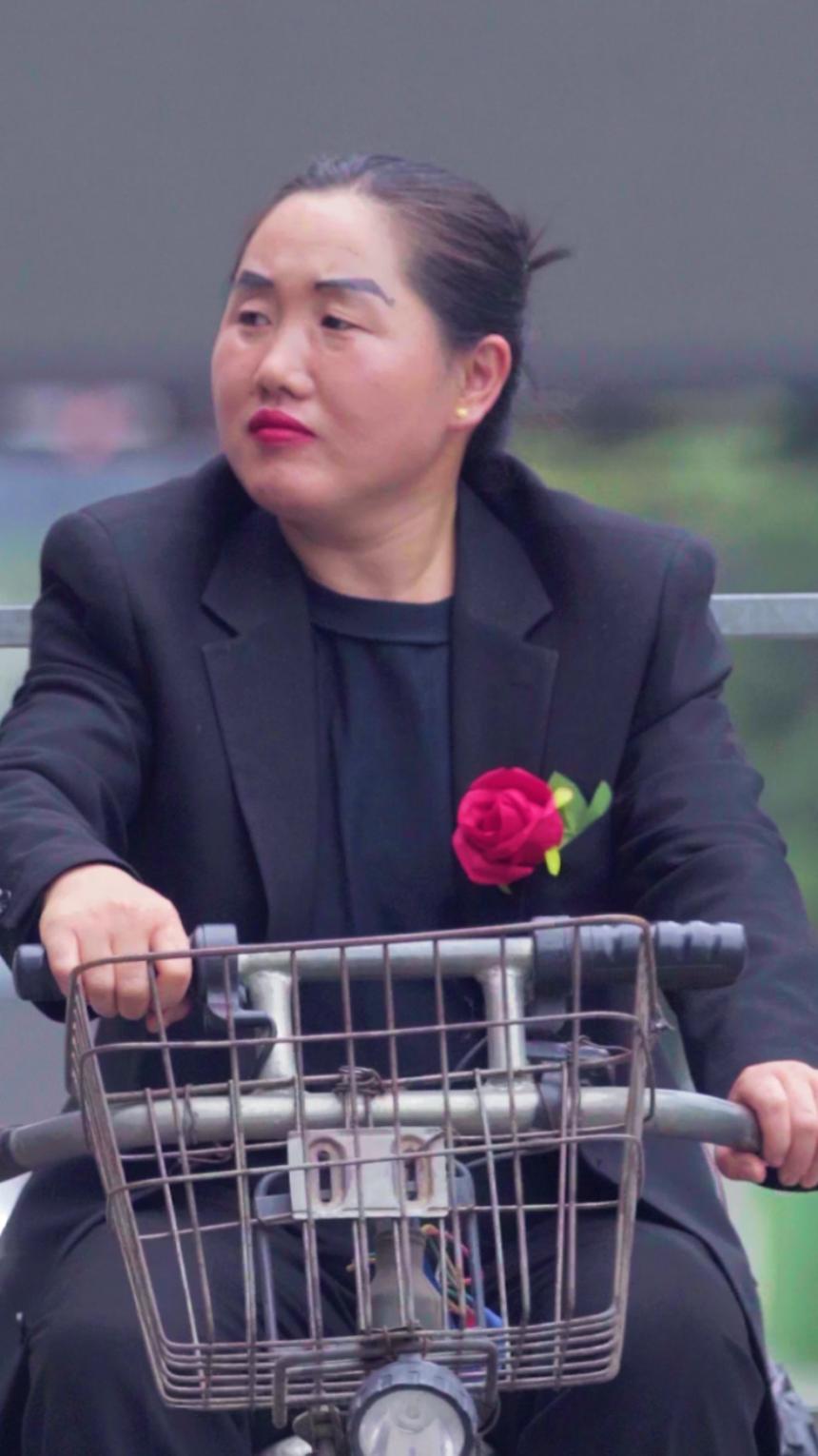 菲菲怒了!跟我菲拼,他有那个实力吗?