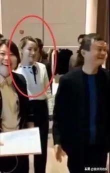 是的,这个喜提马云的微商,真的在朋友圈干 - 今
