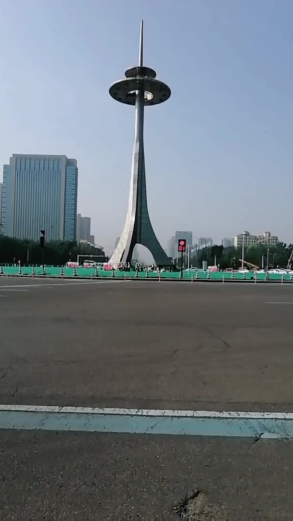 北海路通亭街转盘标志物,这是要拆除的架势吗?