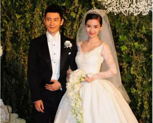 穿着婚纱跑_穿着婚纱牵手跑的照片(2)