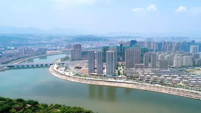 金昌·白鹭金湾江景大平层,择址嵊州唯一三江汇流处,坐拥堪比28个标准