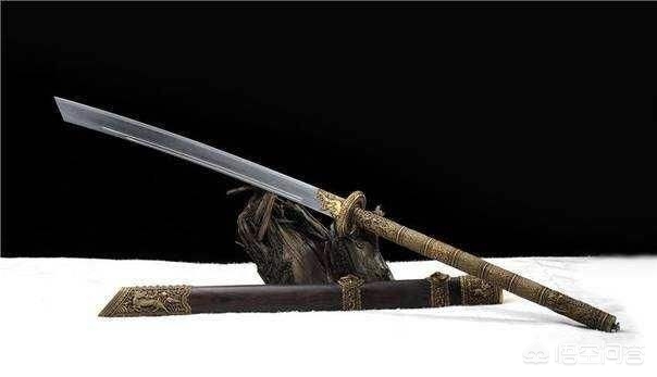 项羽的霸王戟重达300斤,如今无人拿起,是今人不如古人吗?-网友观点