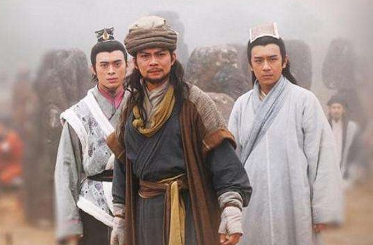 在电视剧《天龙八部》中,后期乔峰,段誉,虚竹三兄弟实战谁更强?