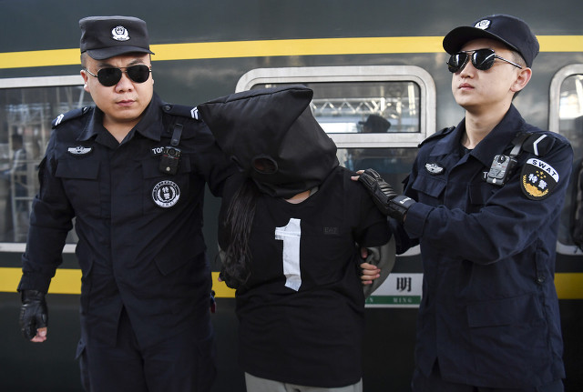 为什么抓捕的犯罪嫌疑人要戴头套?